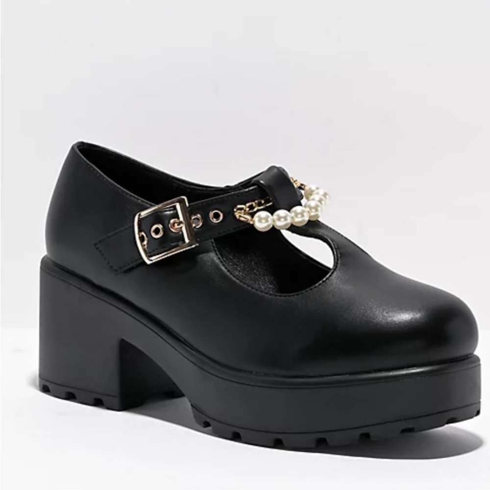 25% OFF EVERYTHING  Koi pearl platform mary janes
